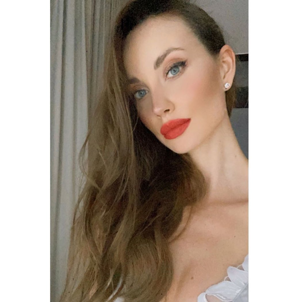 Krásná modelka Ester Berdych-Sátorová