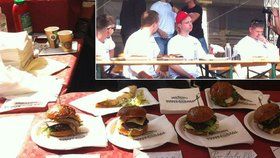 Muž z Ostravy snědl 10 burgerů za 7 minut. Stal se hvězdou Burgerfestu v Praze