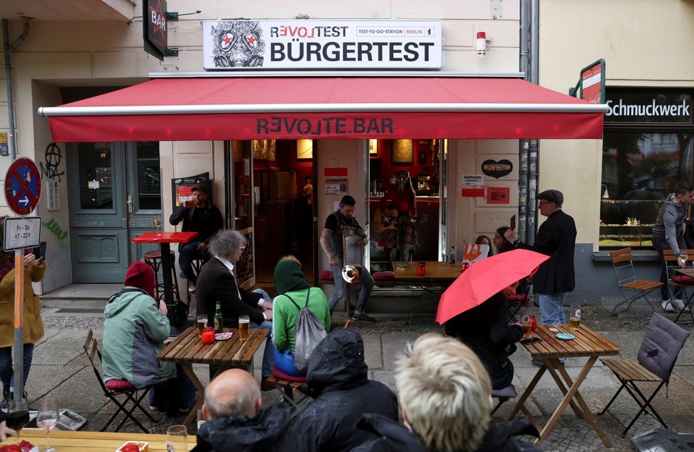 Návrat barů a muziky v Berlíně. Návrat barů a muziky v Berlíně.