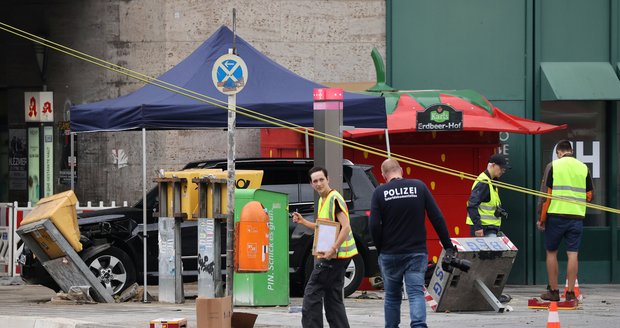 Auto najelo v Berlíně do lidí, 7 zraněných. Policie: Nebezpečná rychlost, nikoli úmysl