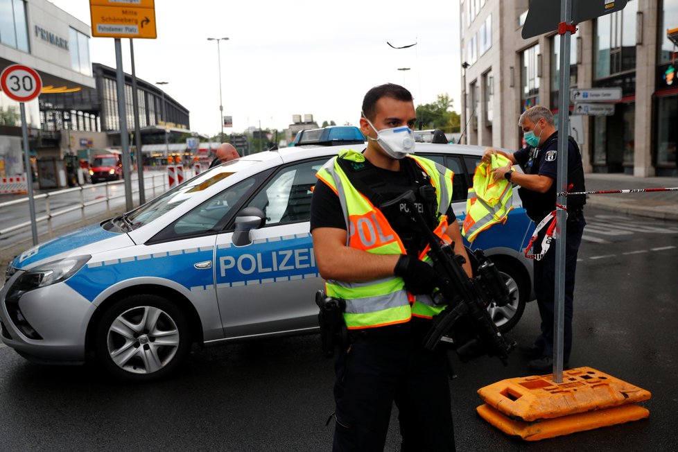 Při nehodě v Berlíně najelo auto do lidí (26. 7. 2020).