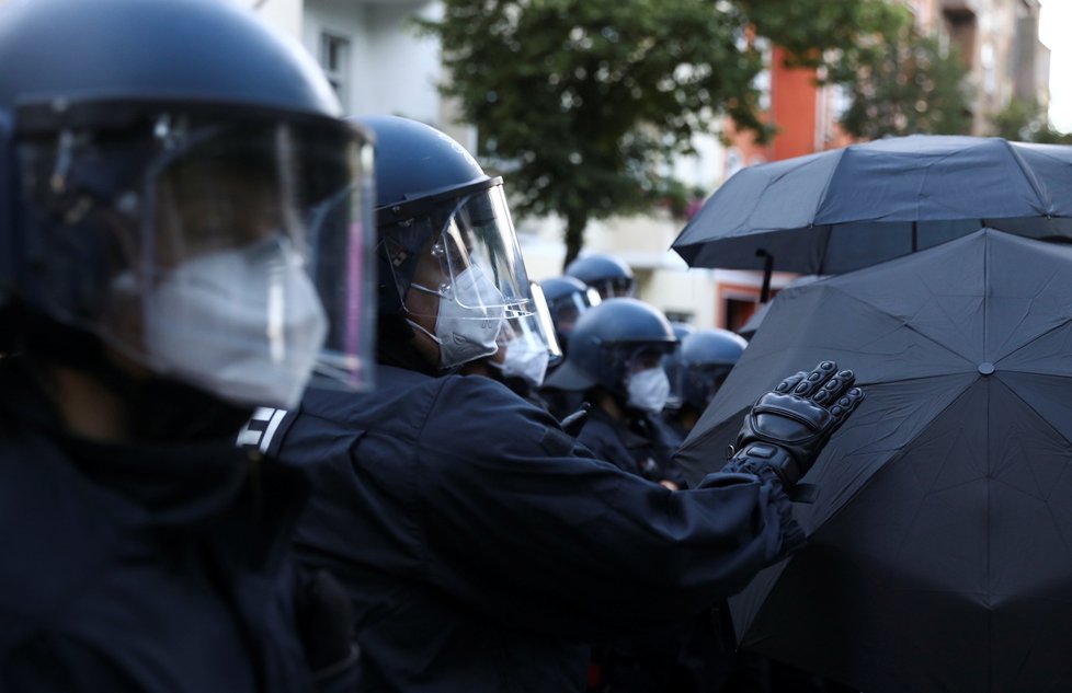 Protesty v Berlíně během pandemie koronaviru (1. 8. 2020)
