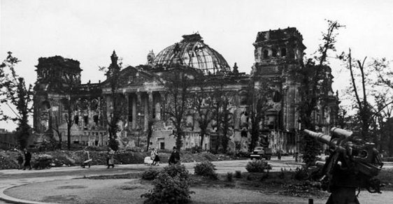 Město v troskách a tisíce mrtvých. Před 75 lety zažil Berlín nejtěžší nálet za celou válku