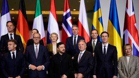 Tucet evropských lídrů plus Američané slíbili Zelenskému záruky (15. 12. 2025).