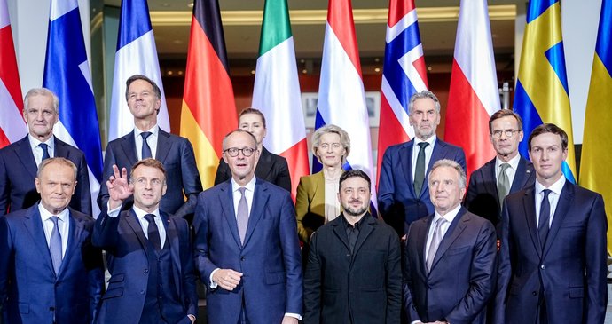 Tucet evropských lídrů plus Američané slíbili Zelenskému záruky (15. 12. 2025).