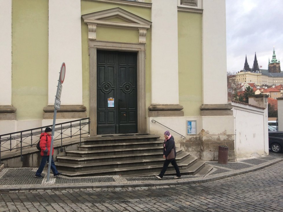 V kostele svatého Bartoloměje si na čtyřicet lidí připomnělo útoky v Berlíně.