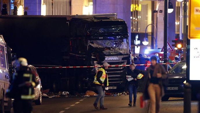 Pří útoku na vánoční trh v Berlíně zemřelo nejméně devět lidí