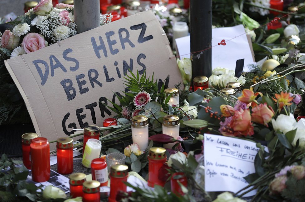 Berlín se dostává z teroru.
