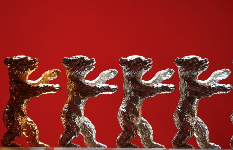 Berlinale 2020:Výherní sošky mají podobu medvěda (29.2.2020)