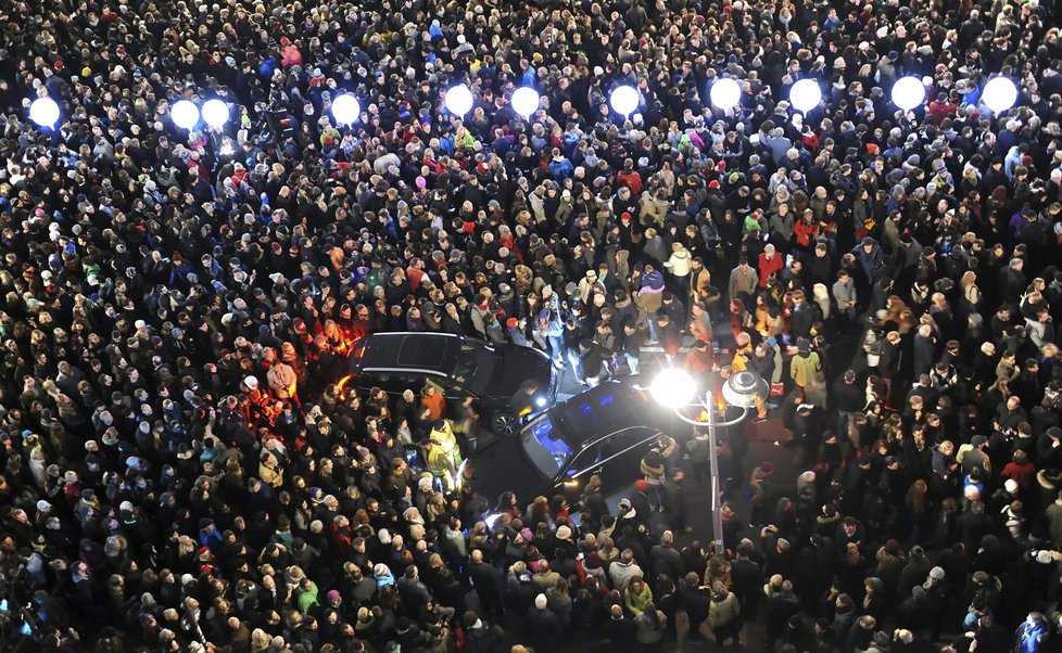 Oslavy pádu Berlínské zdi v Berlíně byla jedna velká světelná show. (9. 11. 2014)