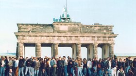 Pád Berlínské zdi v listopadu 1989