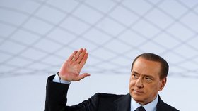 Italský premiér Silvio Berlusconi se nevzdává!