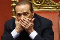 Addio, Silvio! Král bunga bunga večírků Berlusconi podal demisi