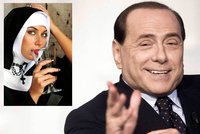 Striptýz u Berlusconiho: Převlékly se za jeptišky a vrtěly zadky