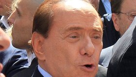 Berlusconi se musí vyrovnat ještě s obviněním ze sexu s nezletilou