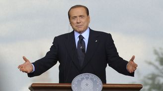 Berlusconi nastupuje na prospěšné práce, bude pomáhat lidem s demencí, hledá se pro něho využití