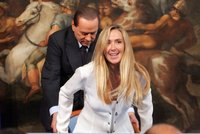 Luxusní prostitutka popsala Berlusconiho harém