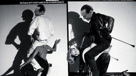 Milán zaplavily billboardy Berlusconiho, jak sedlá mladé modelky.