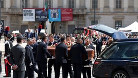 Pohřeb Berlusconiho: Příjezd rakve (14.6.2023)
