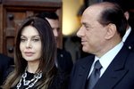 Berlusconiho manželka žádá o rozvod: Je to proutník!