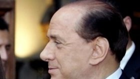 Silvio Berlusconi baví své voliče neustále!
