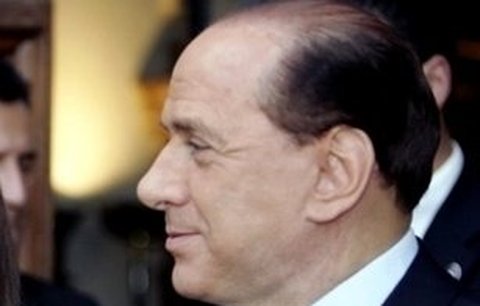 Itálie řeší rébus: Jak je to vlastně s vlasy Sylvia Berlusconiho?