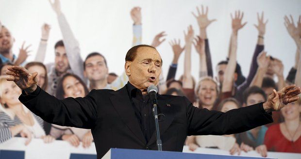 Zastavím EU, snaží se stárnoucí Berlusconi zaujmout voliče. Zatím marně