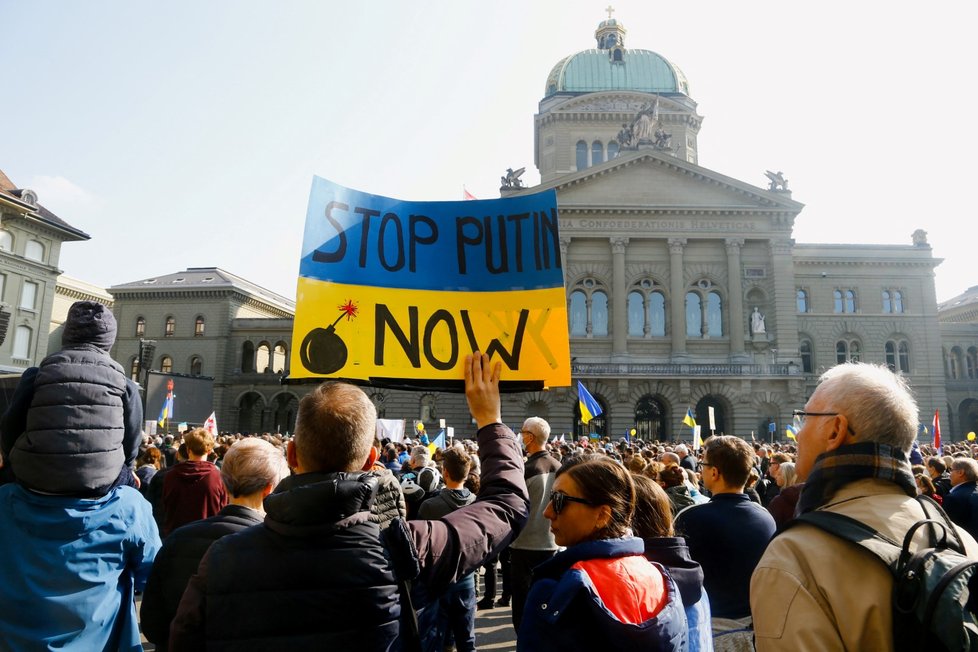 Protesty proti invazi na Ukrajinu ve švýcarském Bernu, 19.3.2022