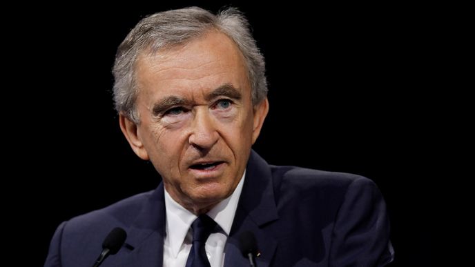 Bernard Arnault je podle žebříčku amerického Forbesu a RTT News nejbohatším člověkem světa.