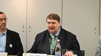 Sjezd sudetských Němců: Proč je poválečný odsun pro českou levici i pravici tak oblíbené téma? Sjezd sudetských Němců: Proč je poválečný odsun pro českou levici i pravici tak oblíbené téma?