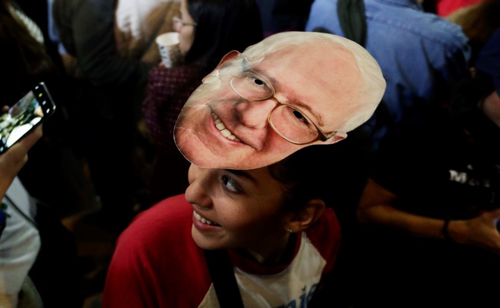 V čele klání demokratů v Nevadě je s velkým náskokem Sanders