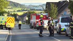 Muž se zabarikádoval v domě, podle svědků padly výstřely.
