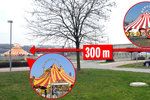 Cirkusové stany Berousků od sebe stojí jen 300 metrů a perou se o návštěvníky.