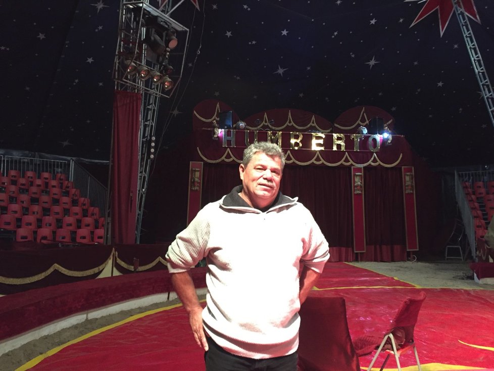 Hynek Navrátil starší, majitel cirkusu Humberto.