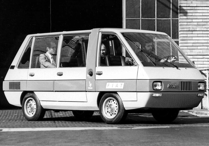 Bertone Visitors Bus (1975)