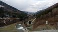 Pohled z přehradní nádrže Šance dolů do údolí Ostravice