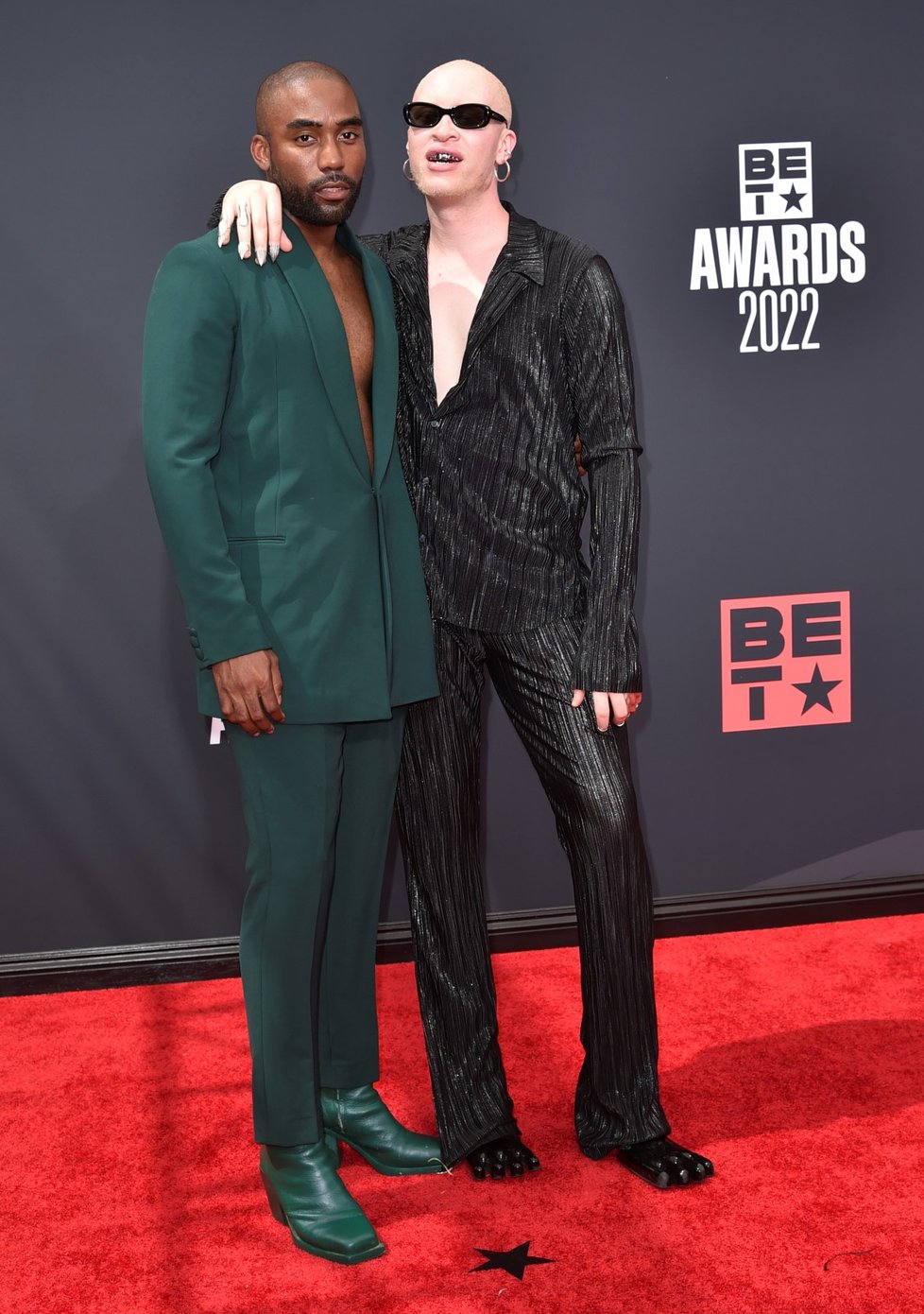 BET Awards 2022: David Alan Madrick (vlevo) a Shaun Ross