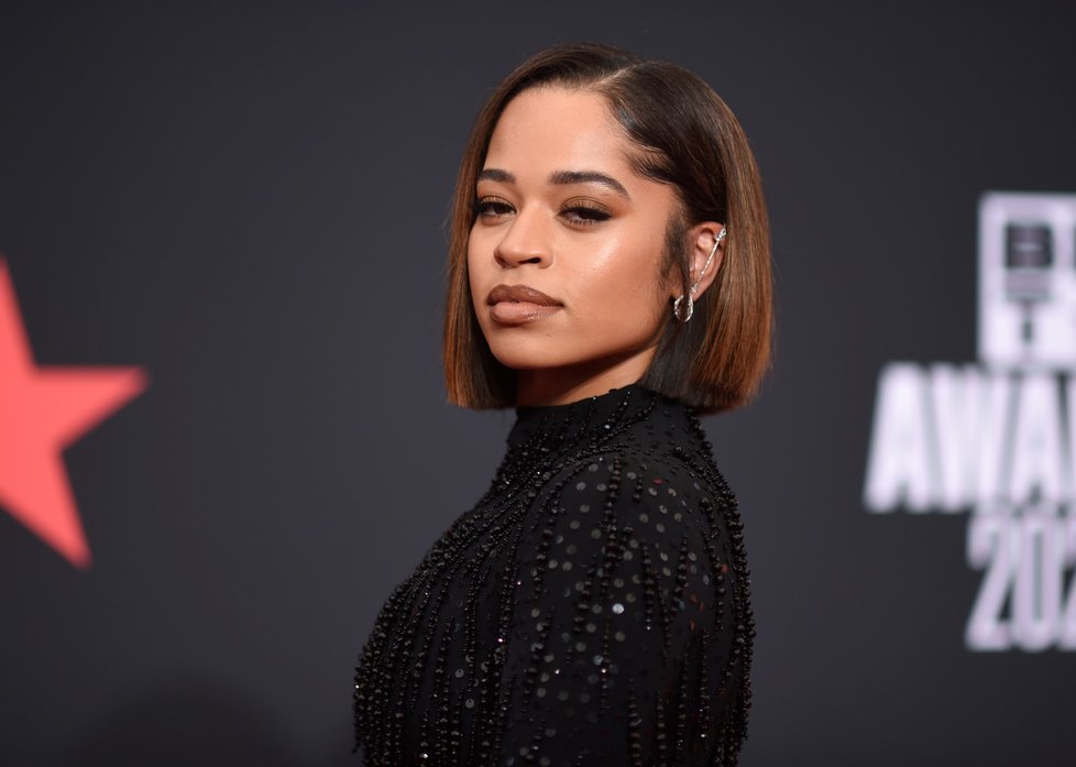 BET Awards 2022: Ella Mai