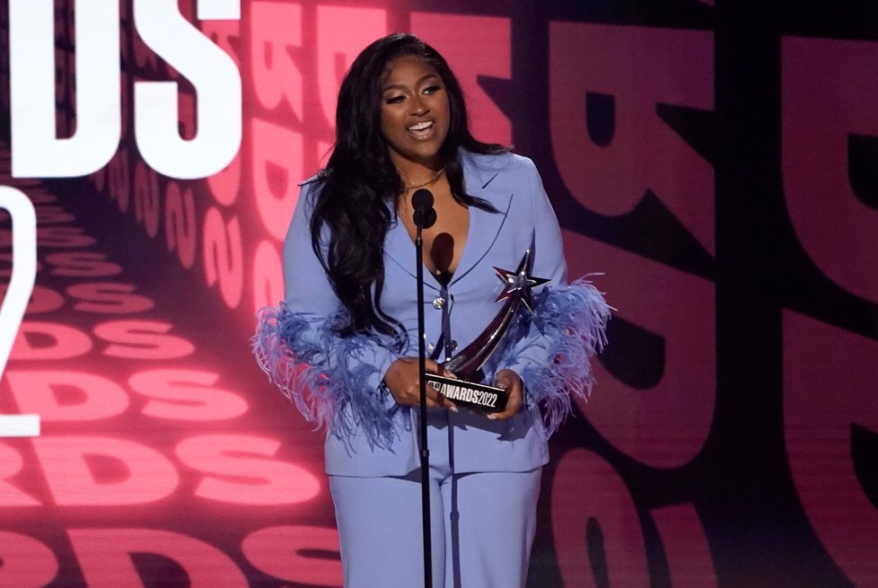 BET Awards 2022: Jazmine Sullivan