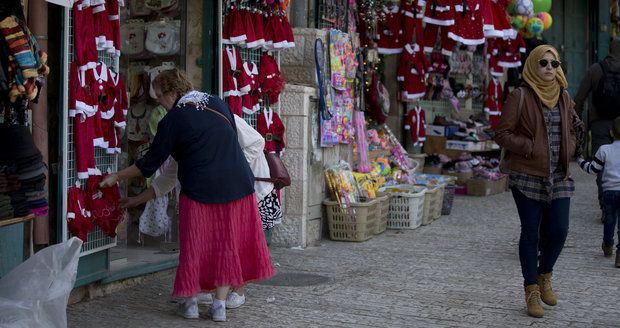 Město Betlém očekává rekordní turistickou sezónu. Láká na relikvii, které se dotkl Ježíš