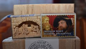 Nejmenší český vyřezávaný betlém se vejde do krabičky od sirek