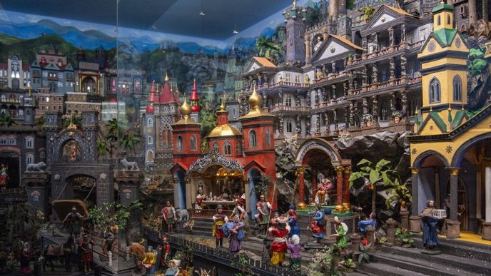 Krýzovy jesličky vytvořil na přelomu 19. a 20. století jindřichohradecký punčochářský mistr Tomáš Krýza. Krýzovy jesličky vytvořil na přelomu 19. a 20. století jindřichohradecký punčochářský mistr Tomáš Krýza.