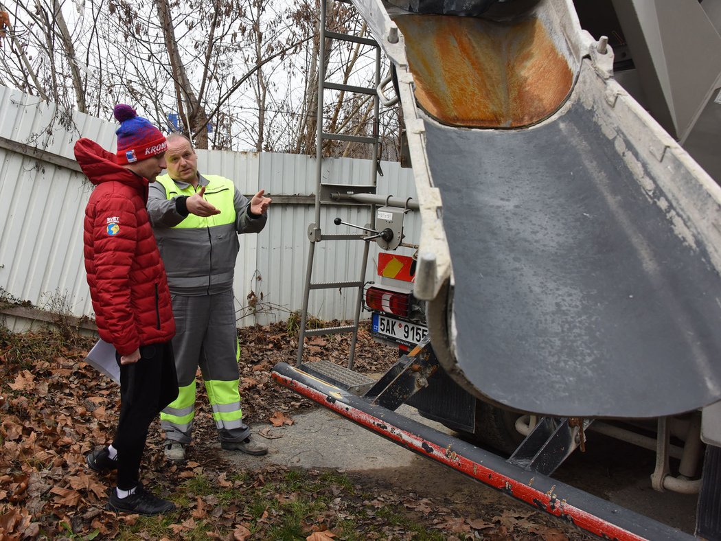 Jak se žije řidiči domíchávače betonu