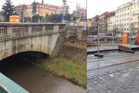 Oprava nejstaršího betonového mostu v Čechách stojí: Proč ho rozkopali a přestali?