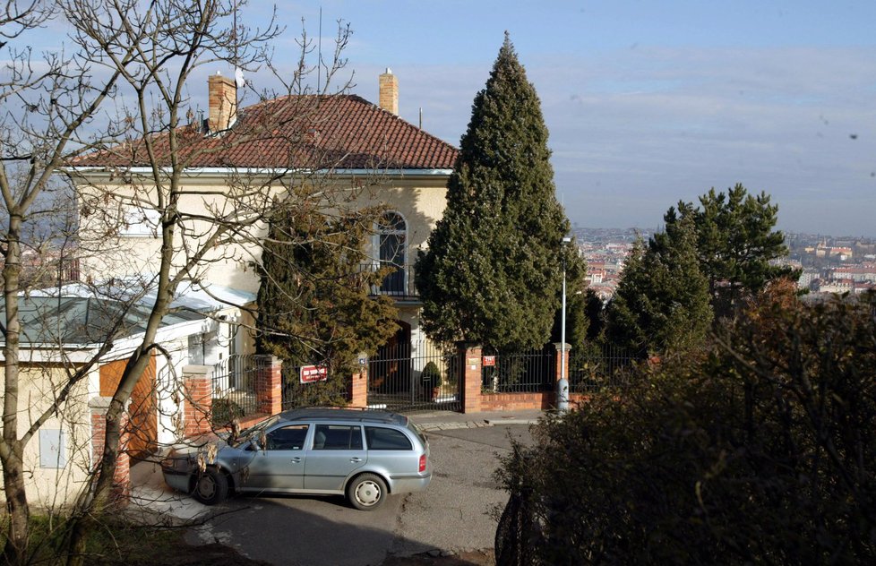 BŘEZEN 2017: Takhle vila na Bertramce vypadala od roku 1971, kdy se tam Gott nastěhoval.