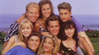 Seriálový magnát Darren Star zapomíná, že už nejsou devadesátky jako v časech Beverly Hills 90210