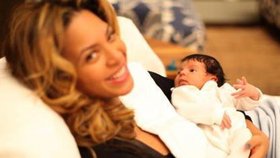 První foto Blue Ivy: Beyonce se pochlubila dcerou