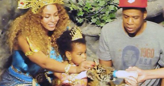Beyonce nechává svou malou dceru hrát si s tygrem