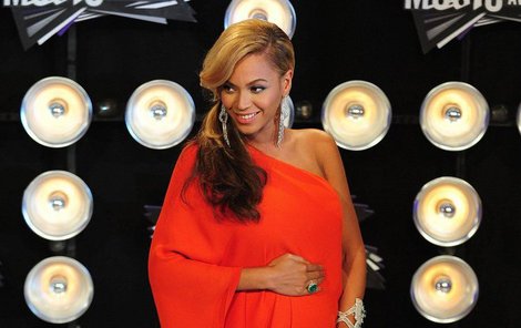 Beyoncé se těší na první přírůstek do rodiny.