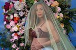 Beyoncé Knowles na Instagramu oznámila, že je těhotná, a tato fotka láme rekordy.